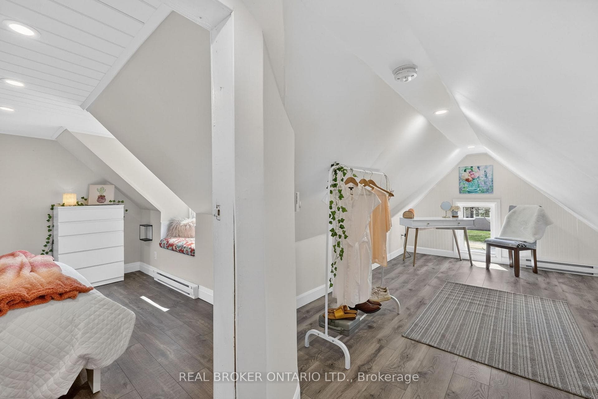 2nd Level Bedroom/Bonus Room