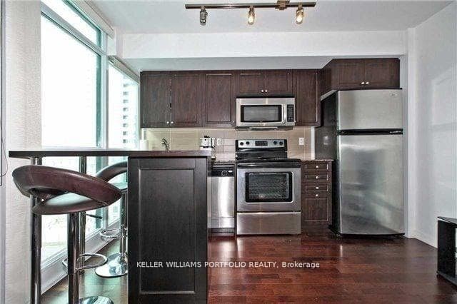 209 Fort York Boulevard Unit 972 photo 2