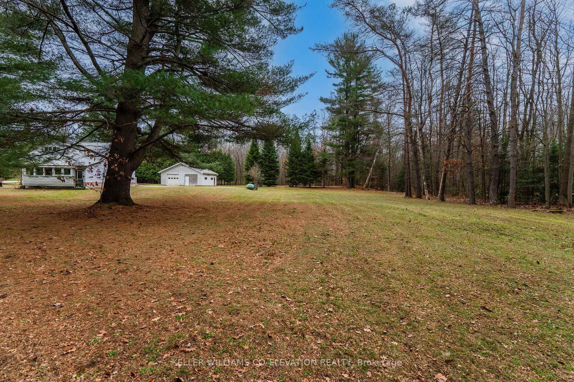 1914 Rosemount Road photo 37