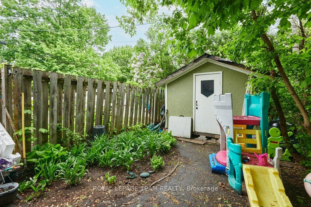 62 Laurel Street photo 11