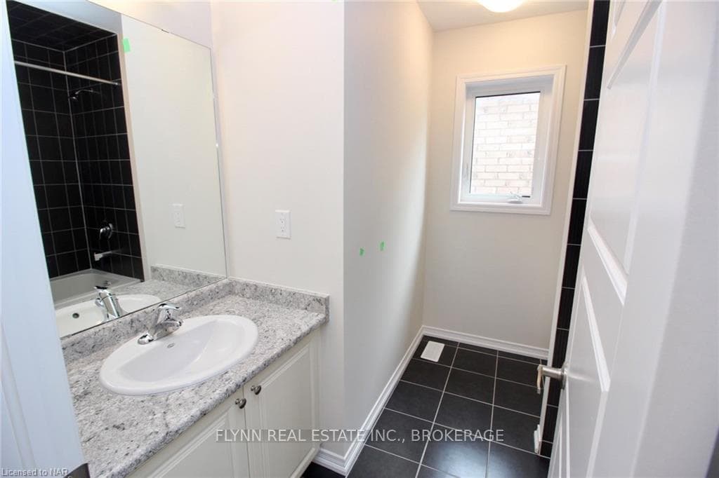 38 DOREEN Drive photo 17