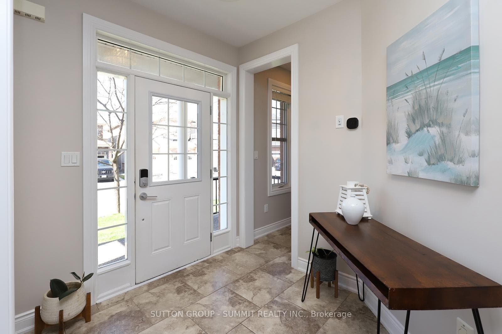 378 Blinco Terrace photo 4