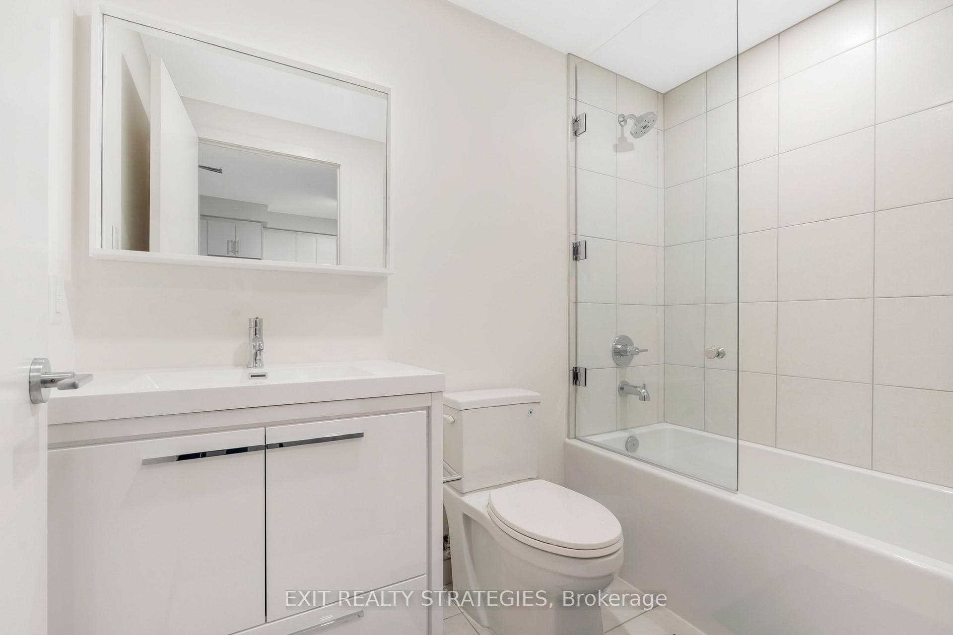 212 King William Street Unit 521 photo 13