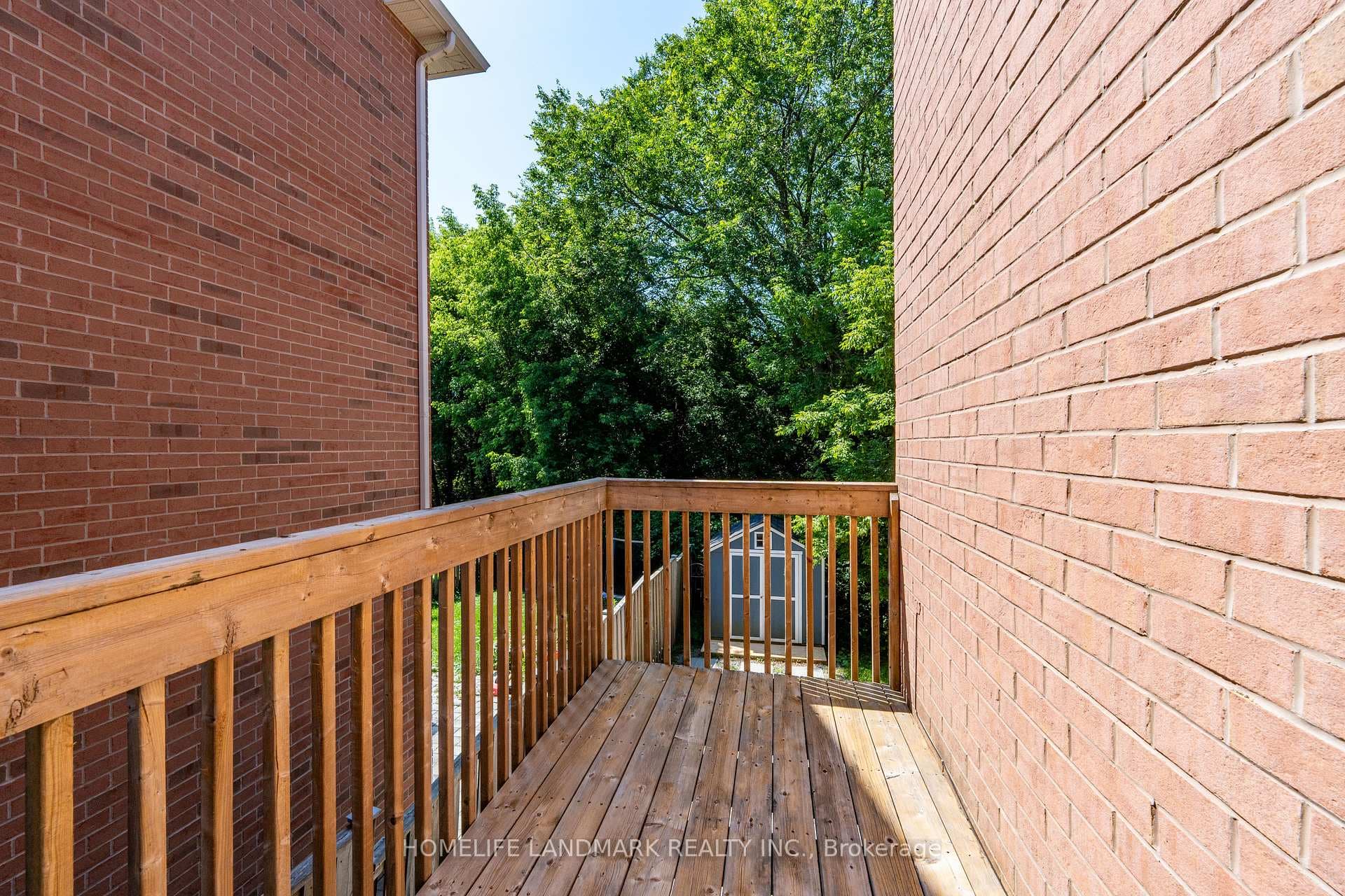 139 Dougherty Crescent photo 33