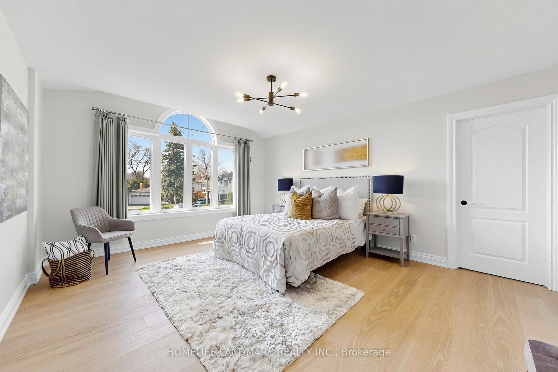 16 Worsley Court photo 24
