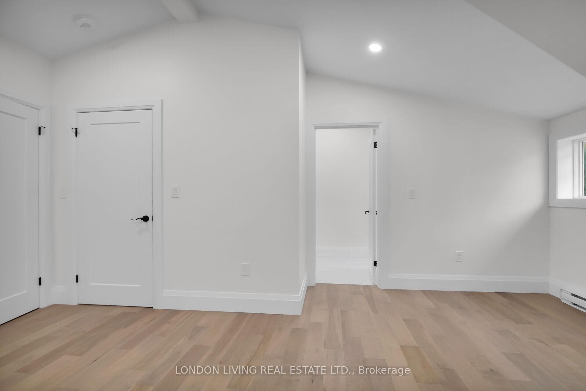 44 Springbank Drive photo 16