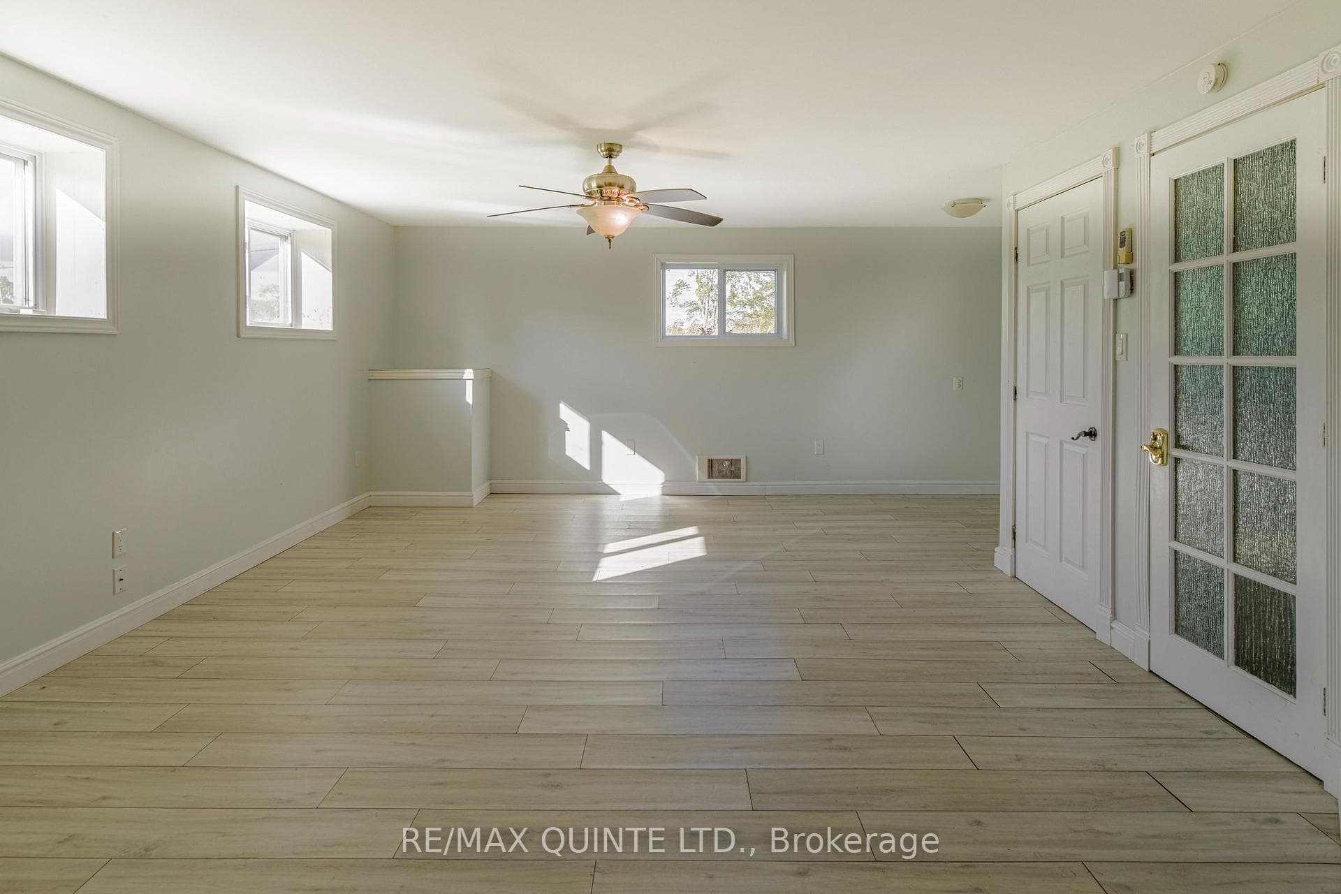 141 Railway Street photo 10