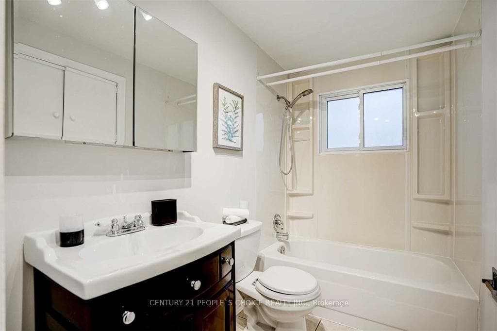 32 Swanston Crescent photo 18