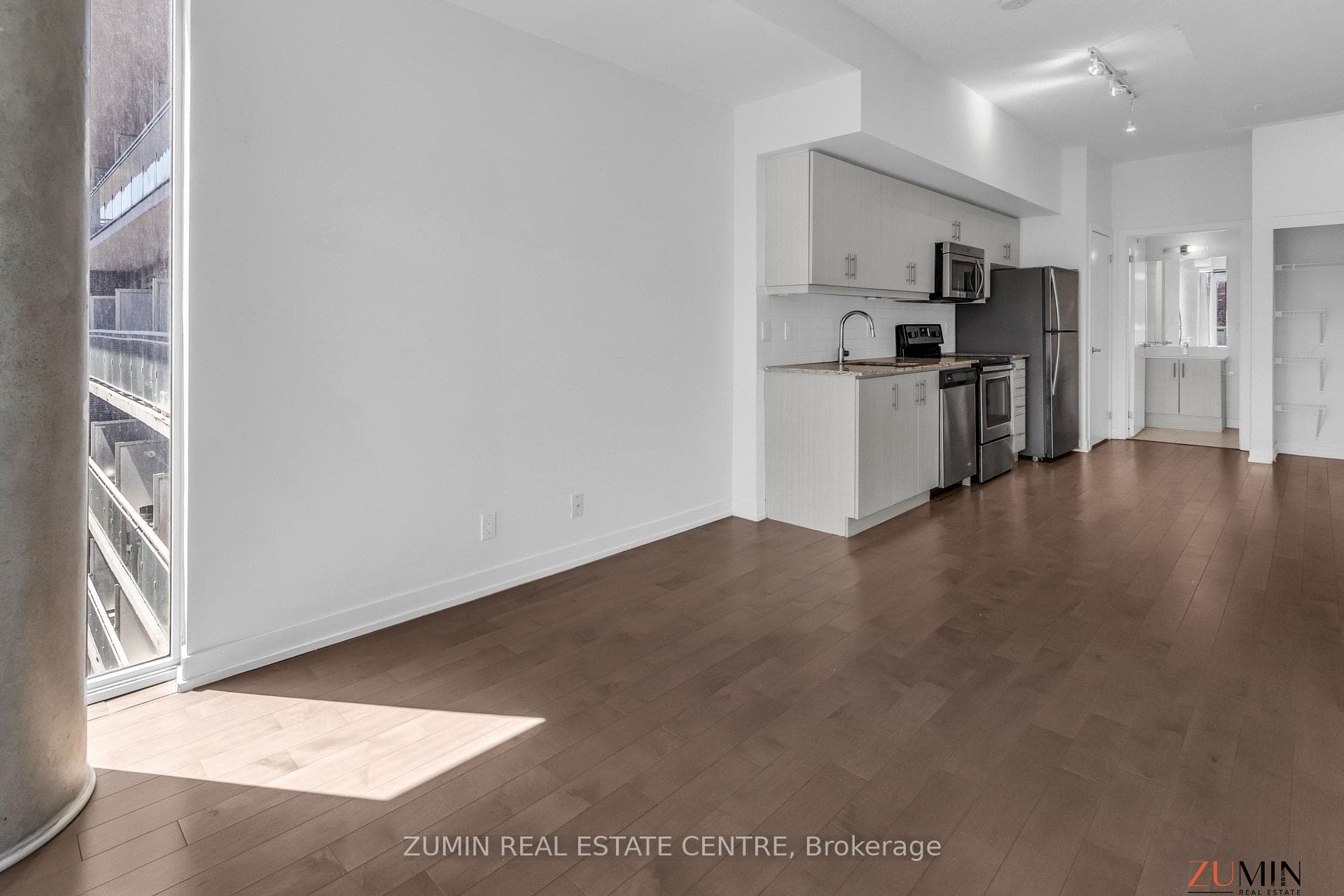 10 Willison Square Unit 709 photo 5