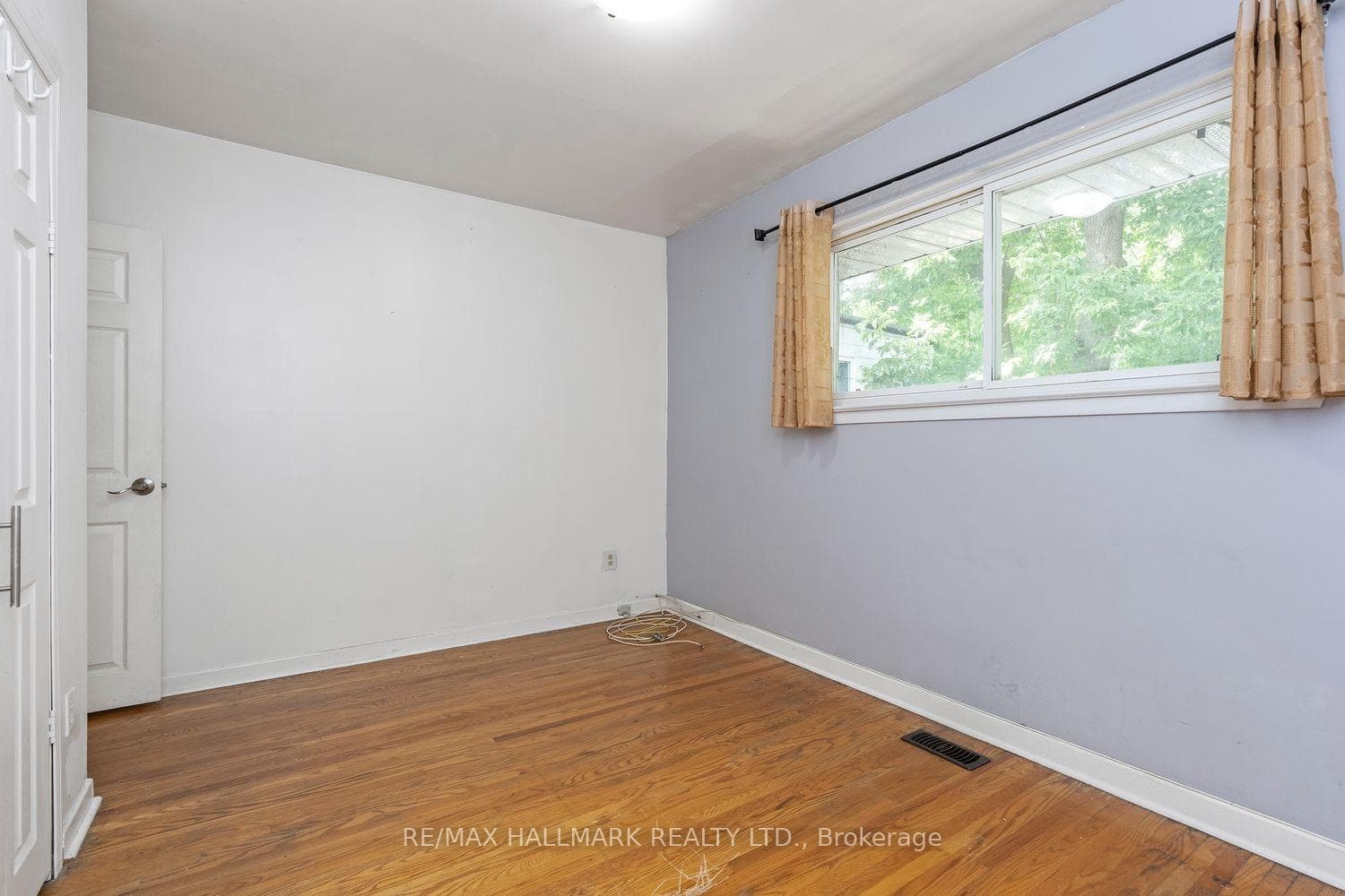 26 Flowertown Avenue photo 22