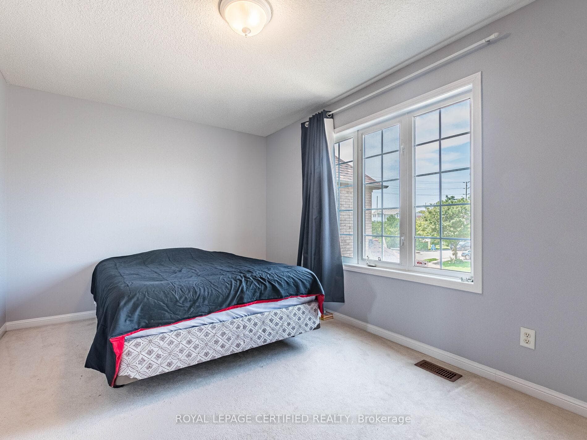 66 Cadillac Crescent photo 21