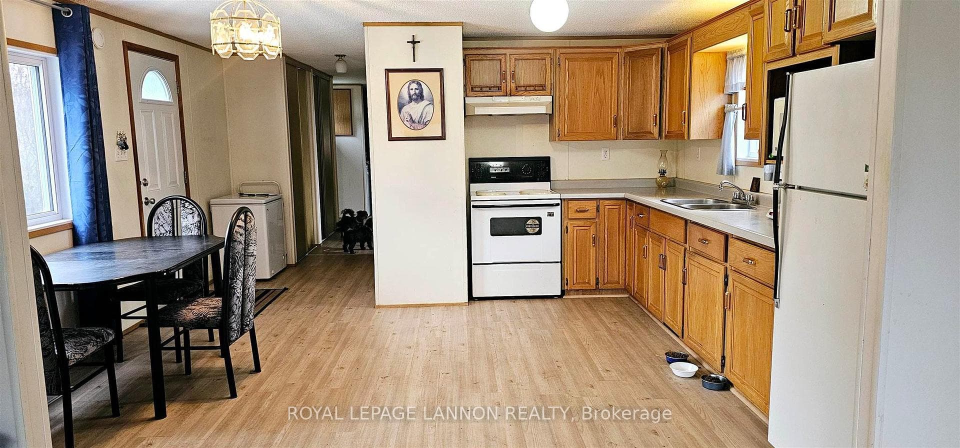 69 Taylor Drive photo 4