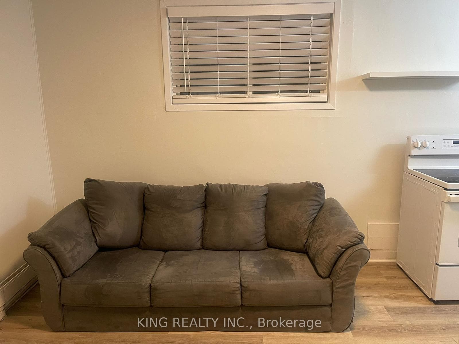 137 Wellington Street photo 3