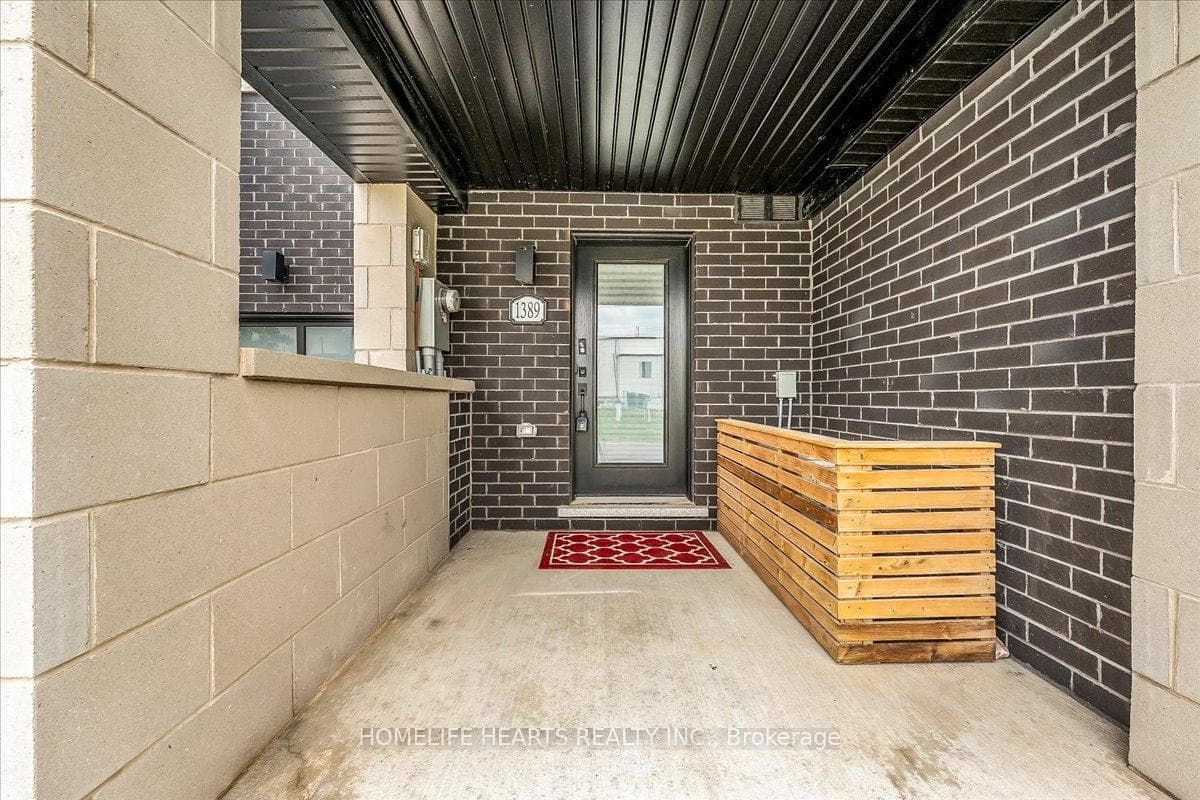 1389 Clarriage Court photo 8