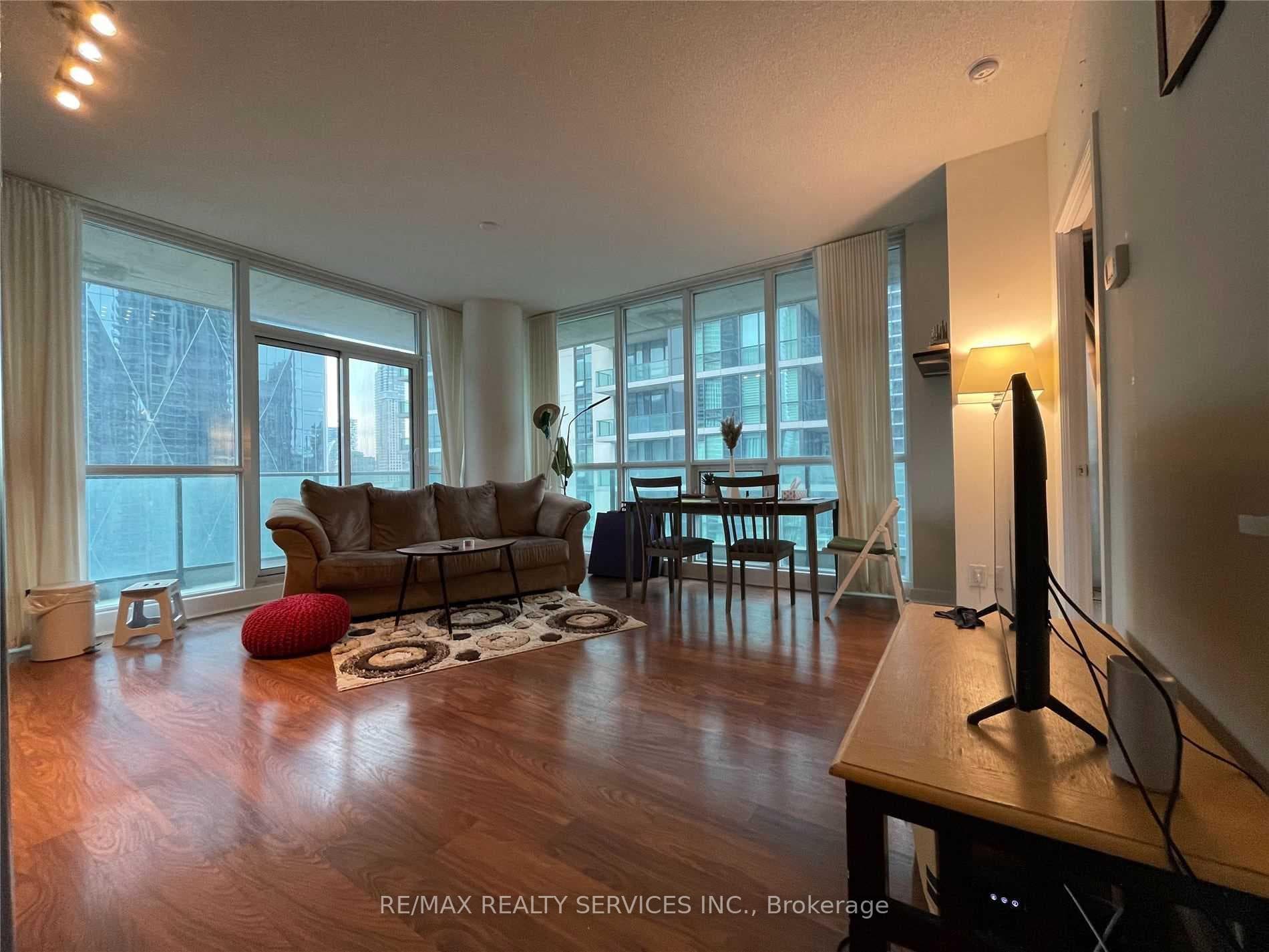 33 Bay Street Unit 2104 photo 7