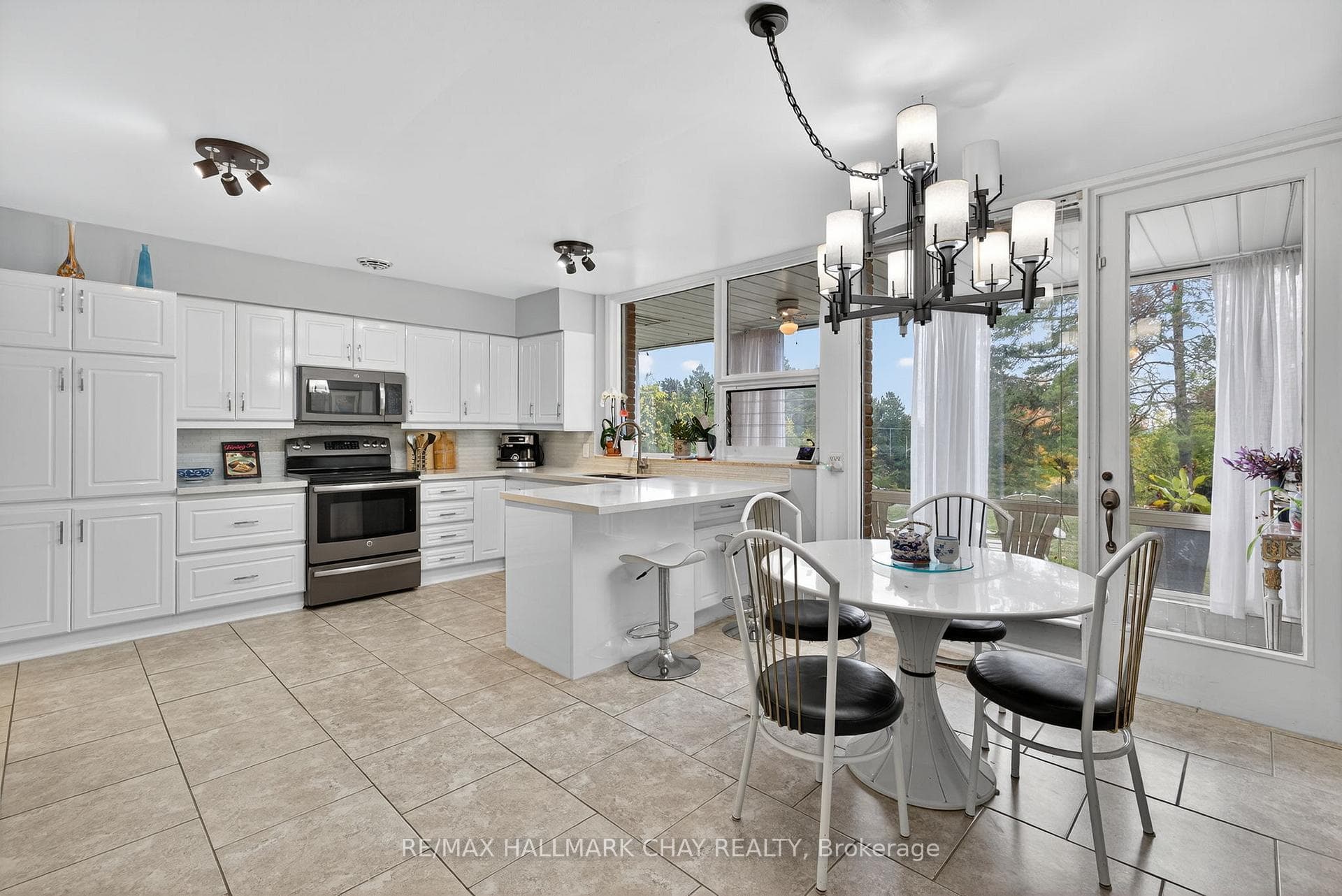 39 Highfield Crescent photo 4