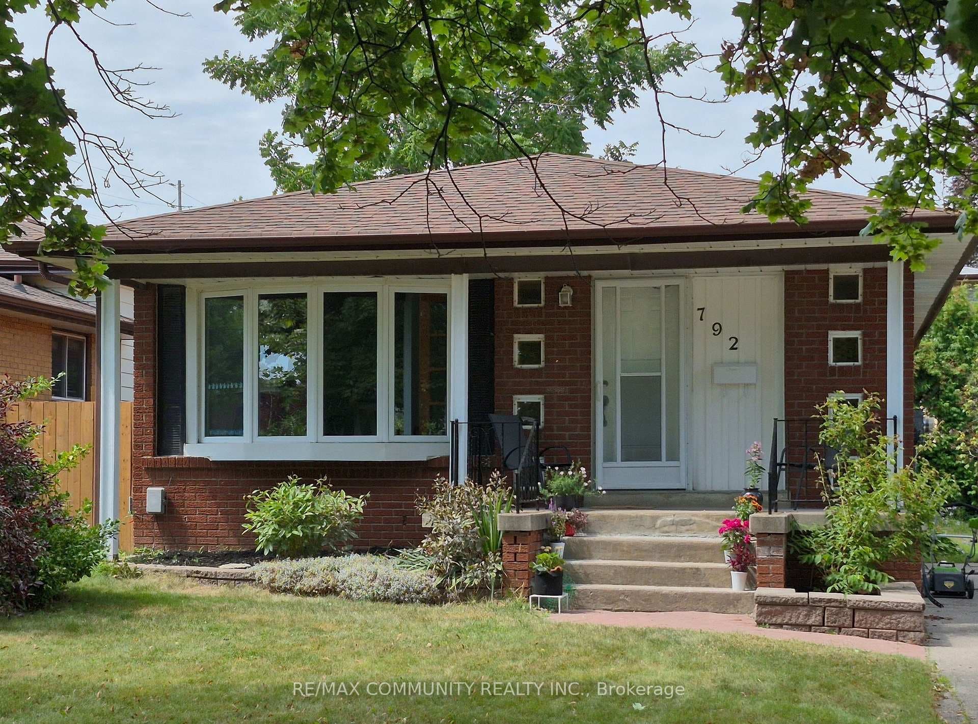 792 Tatra Drive photo 1