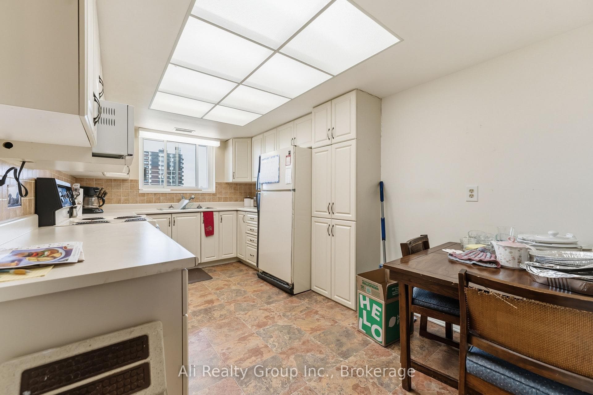1705 Playfair Drive Unit 610 photo 12