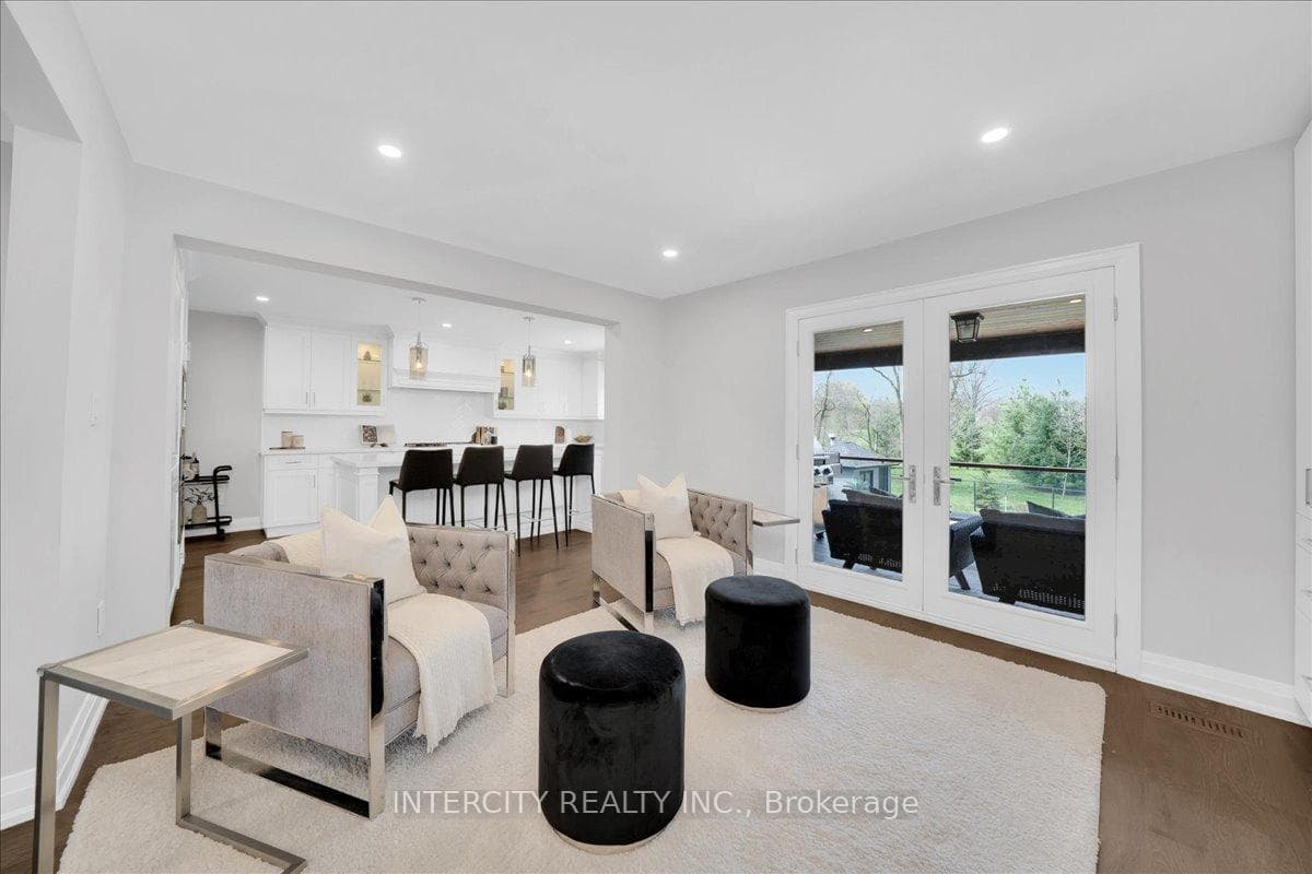 61 Golfwood Heights photo 11