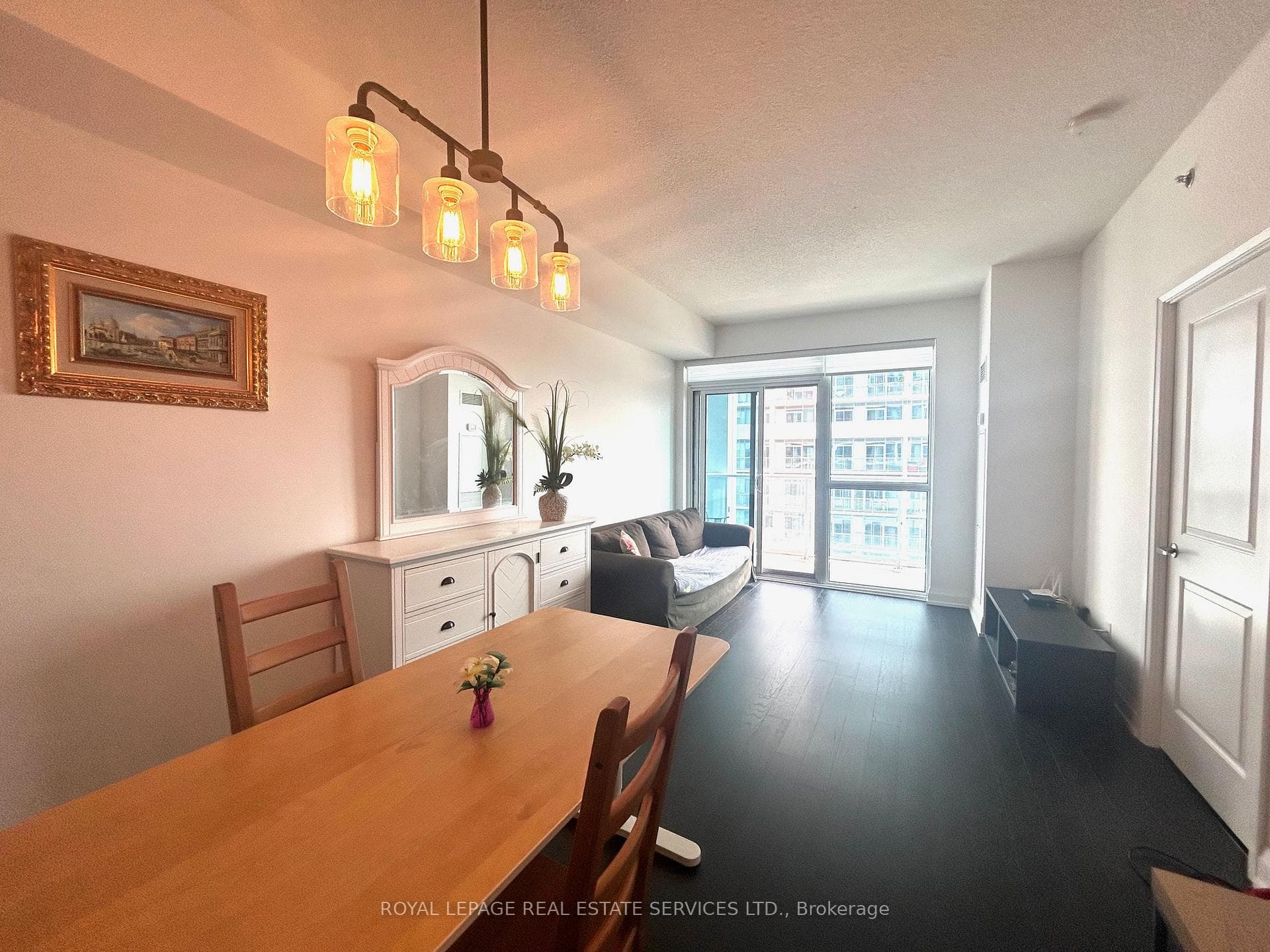 65 Speers Road Unit 1107 photo 4