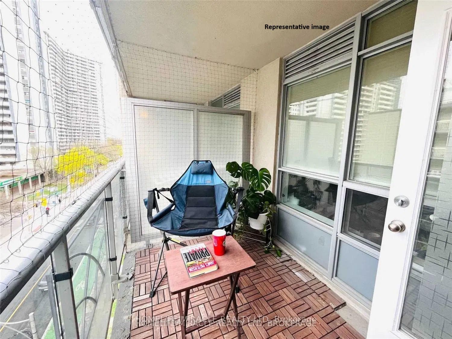 225 Wellesley Street Unit 607 photo 13