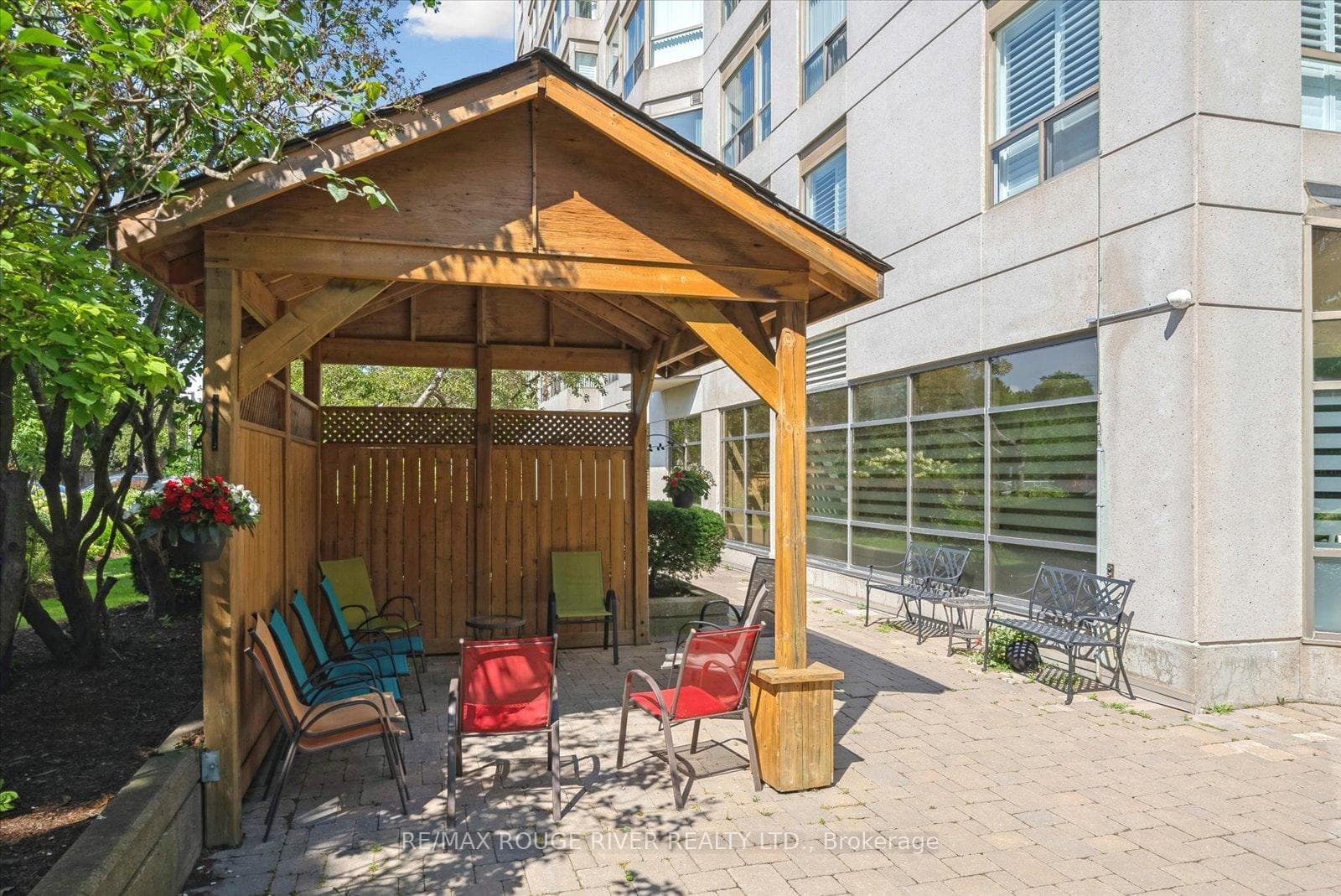 712 Rossland Road Unit 812 photo 25