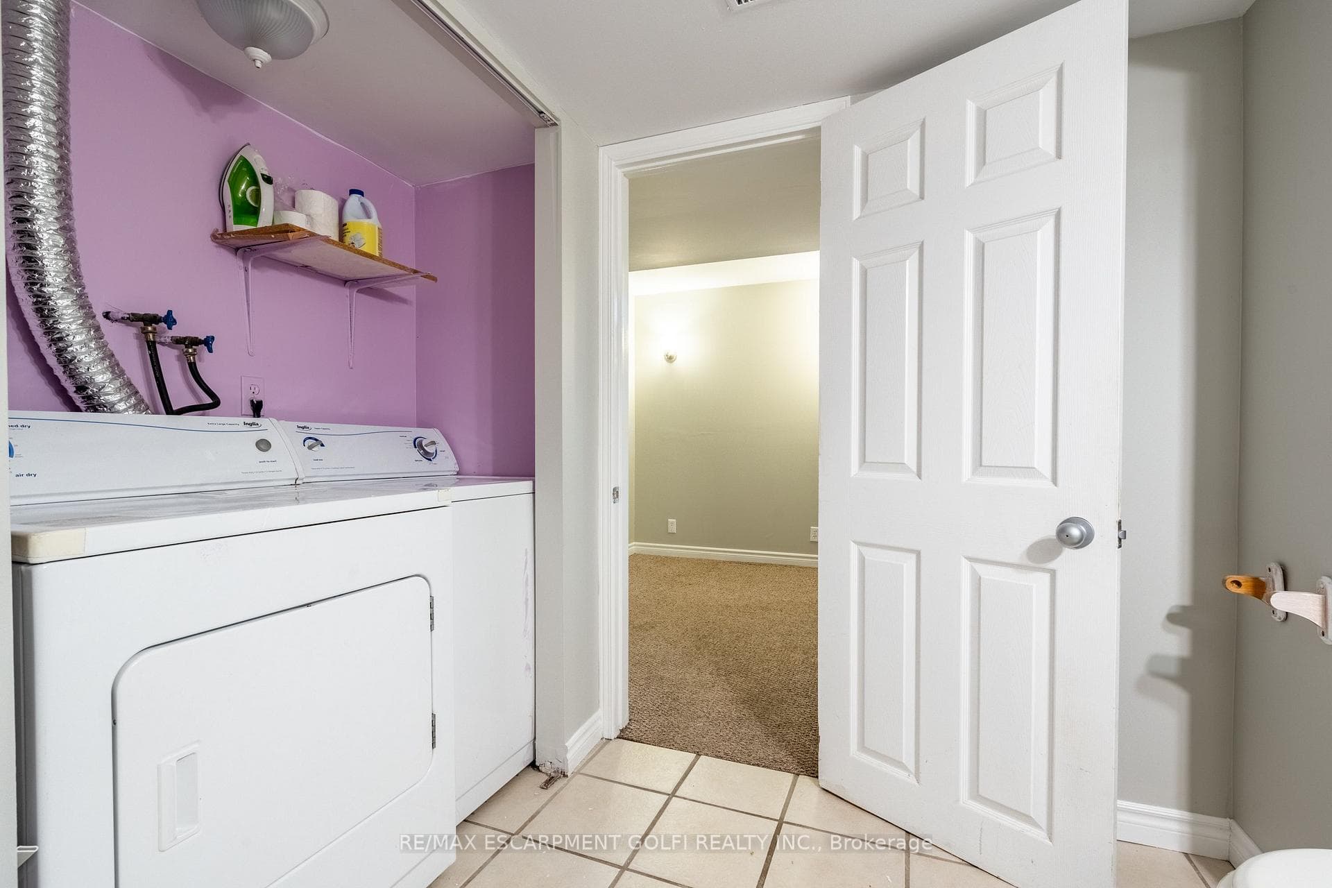 12 Featherwood Crescent photo 33