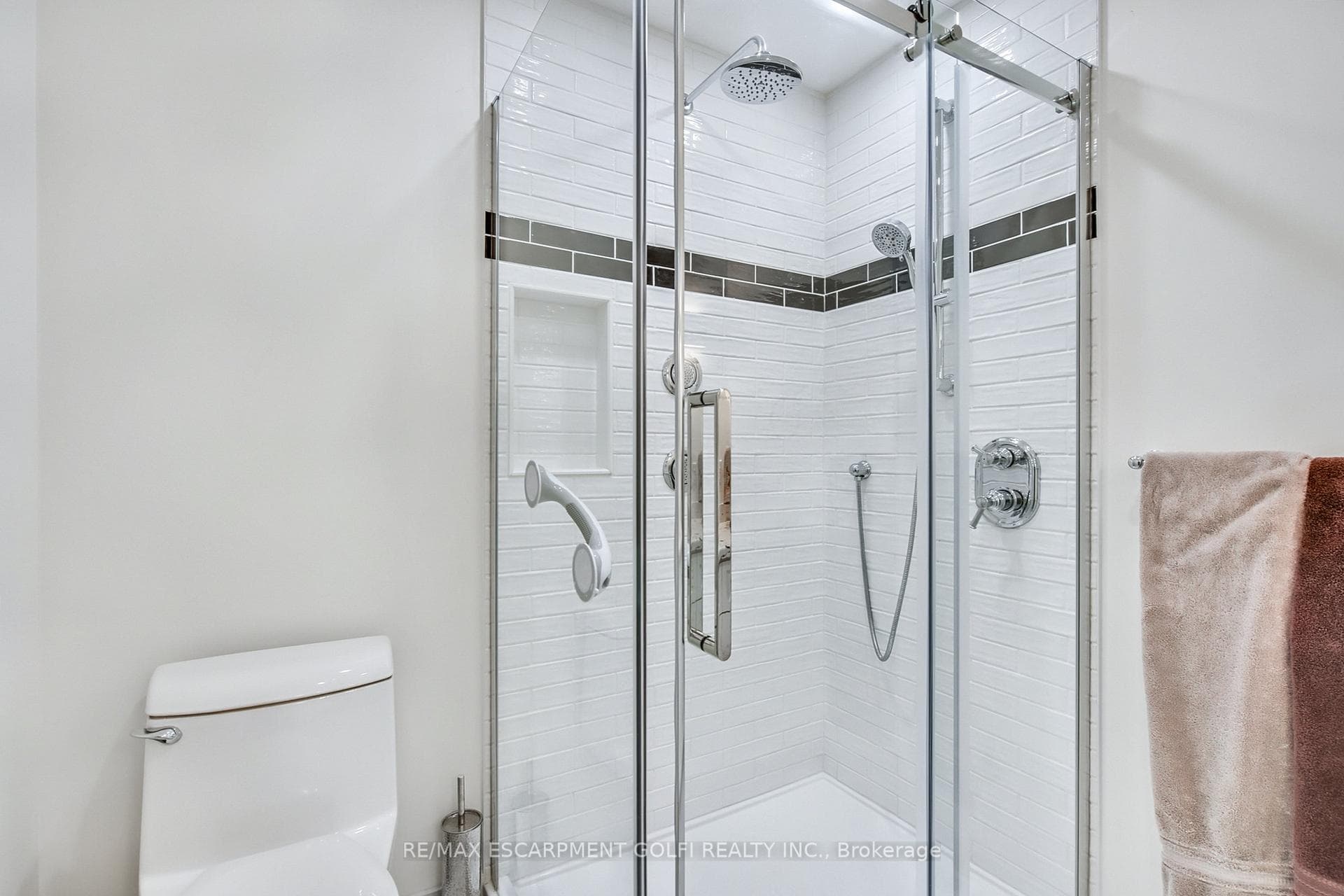 57 Richelieu Drive photo 18