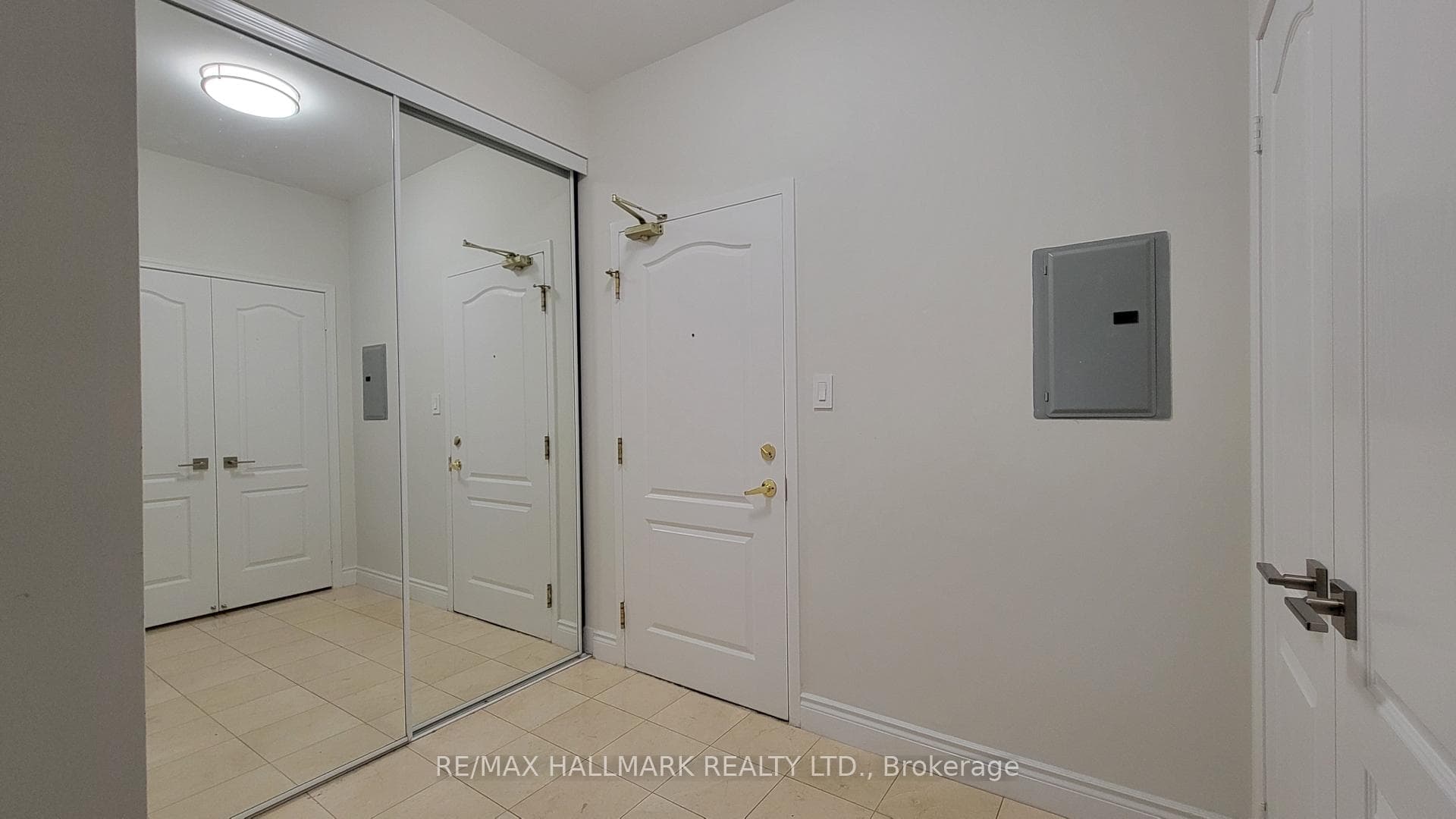 77 Mcmurrich Street Unit 414 photo 15