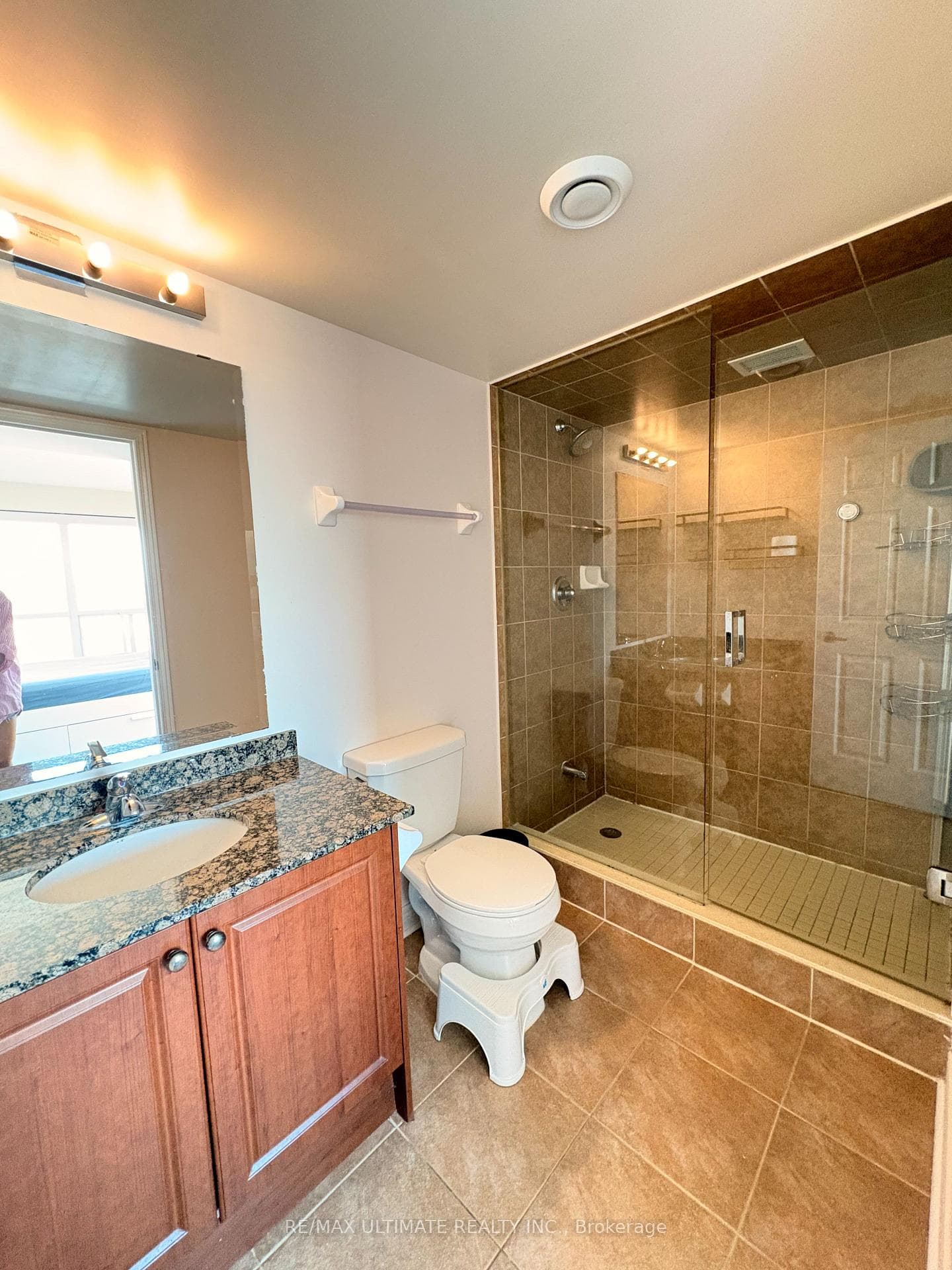60 Fairfax Crescent Unit 425 photo 14
