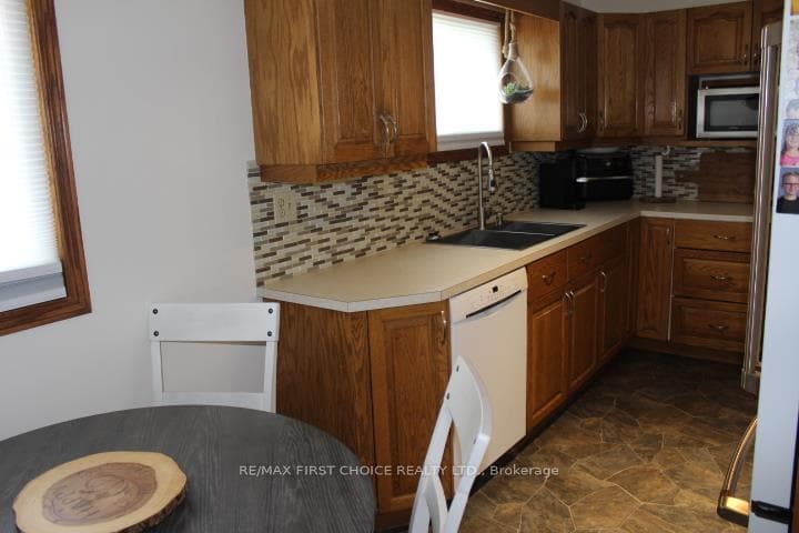 1507 Gore Street photo 6