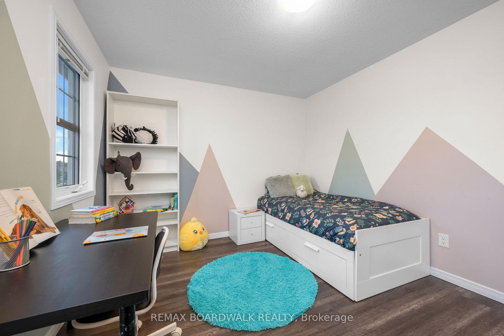 302 Haliburton Heights photo 40