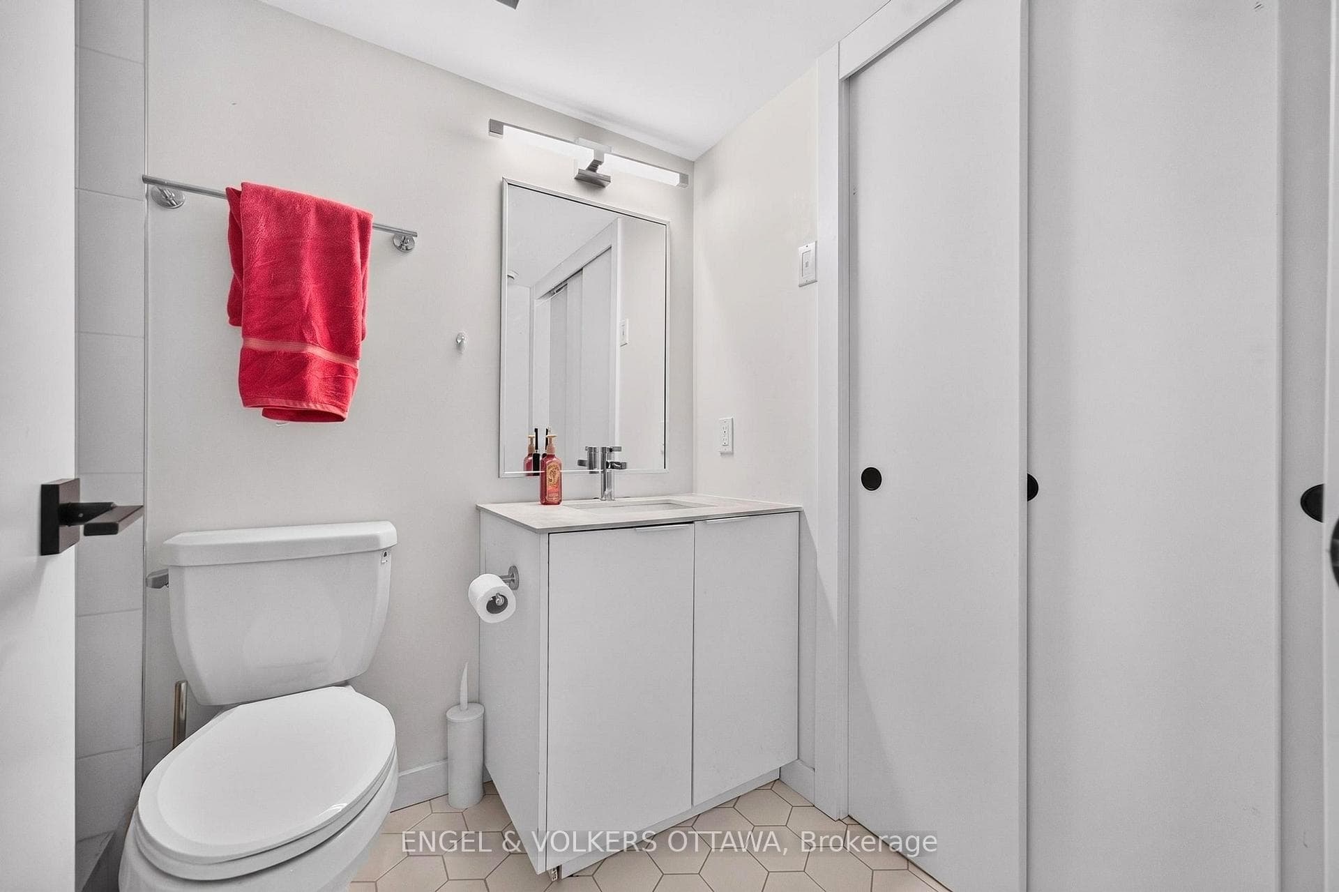 117 Carruthers Avenue Unit D photo 17