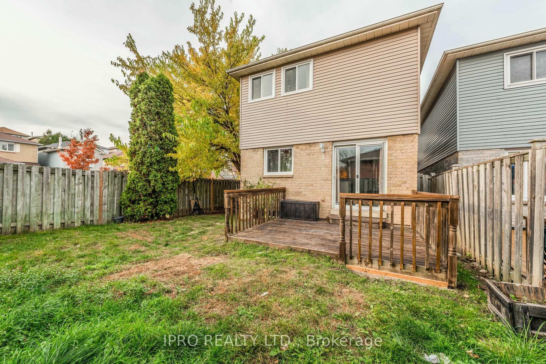 1666 McBrady Crescent photo 25