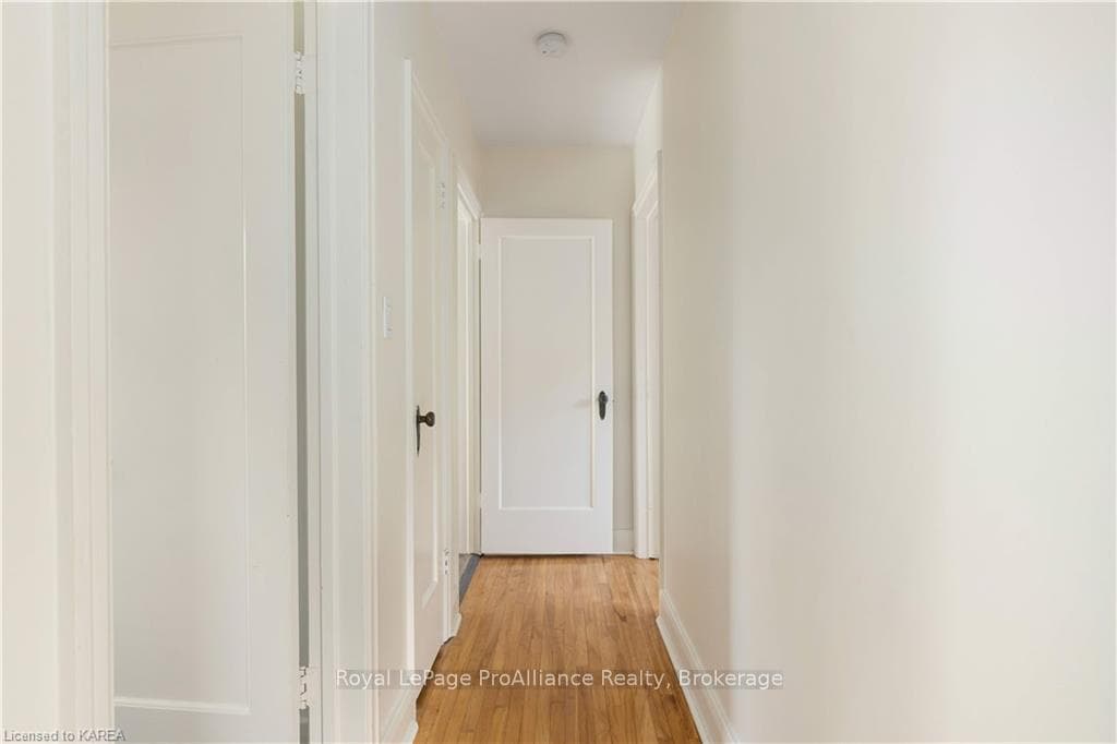 52 CARRUTHERS Avenue photo 14