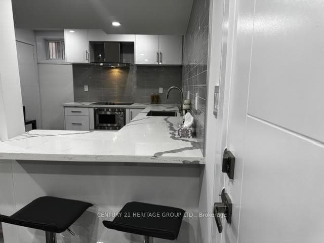 7 Larkfield Crescent Unit 2 photo 8