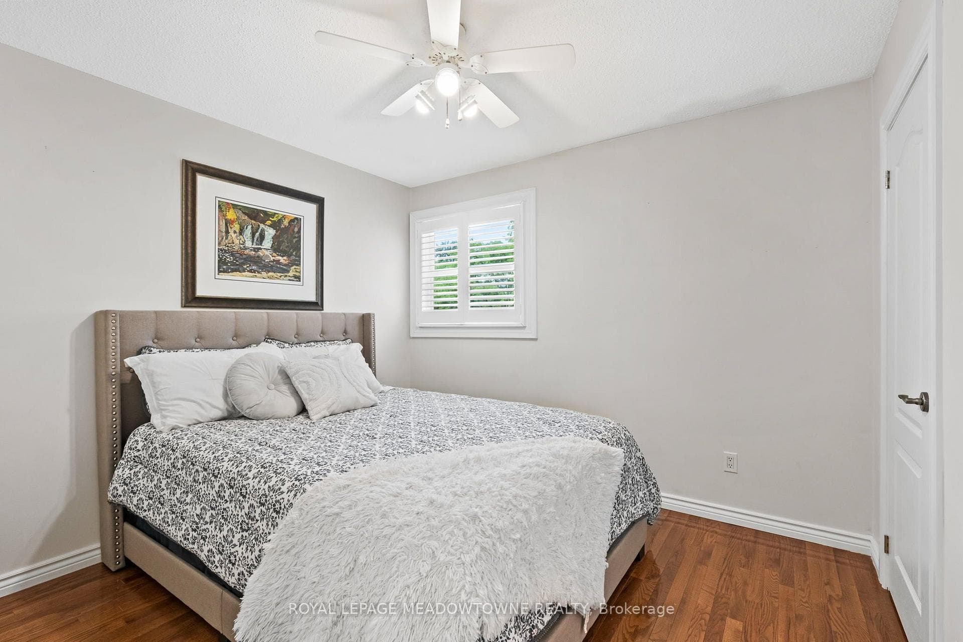 608 Moorelands Crescent photo 29