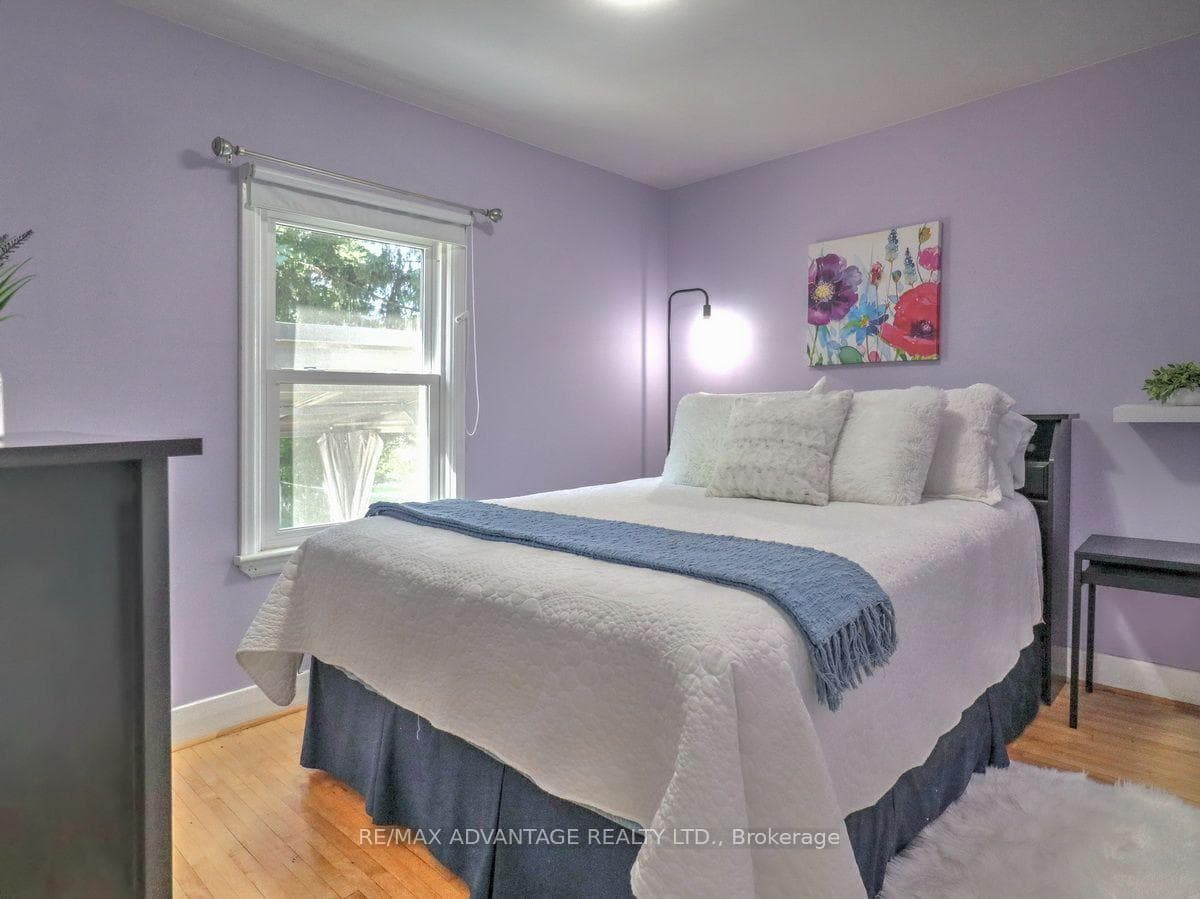 1856 PARK Avenue photo 18