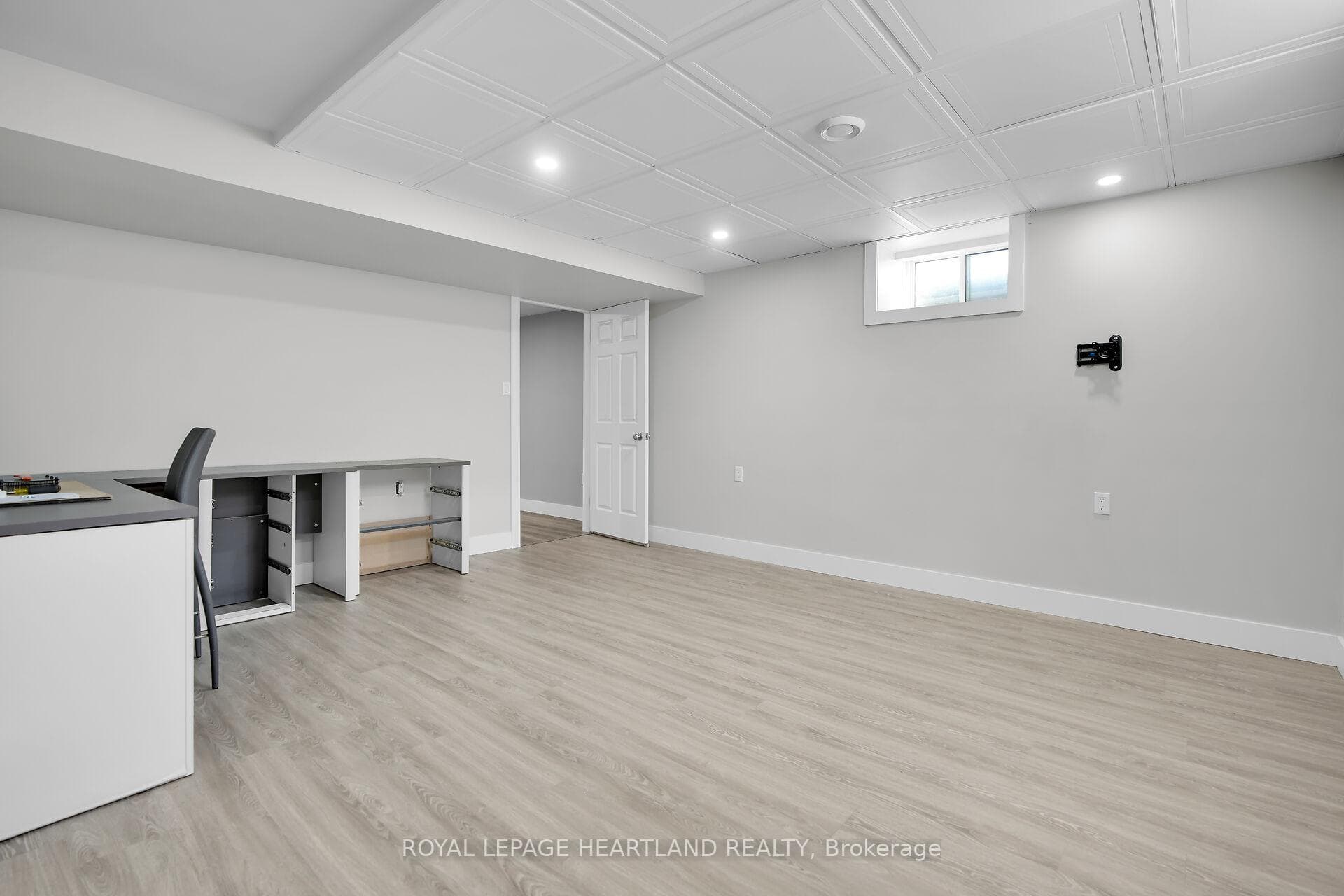 532 Carling Street photo 39
