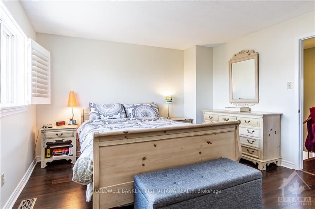 76 SPRINGWATER Drive photo 14
