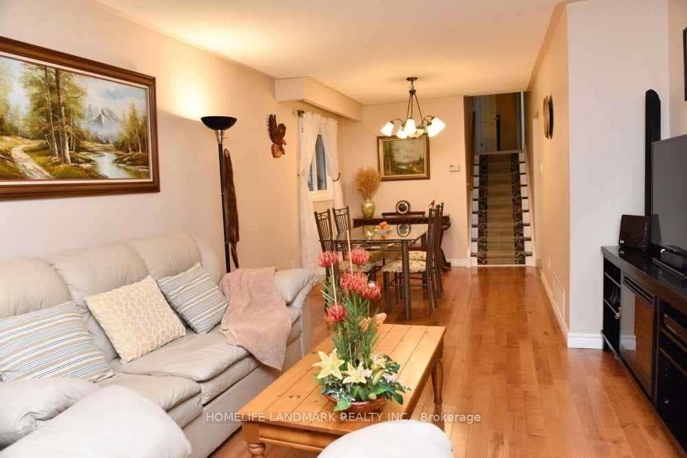 3309 Mainsail Crescent photo 2