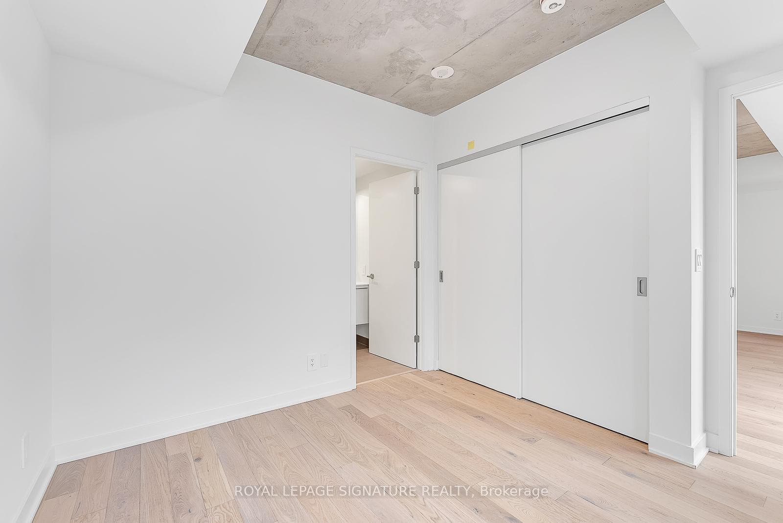2720 Dundas Street Unit 616 photo 18