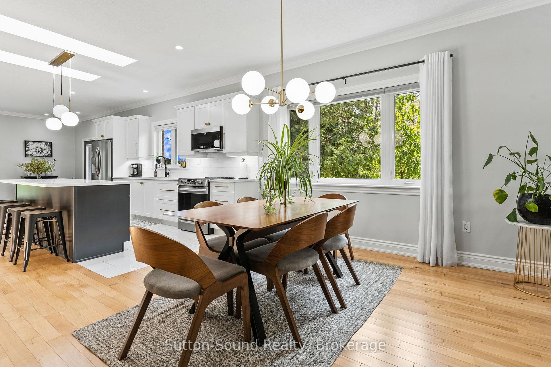 170 Lakeshore Road photo 11