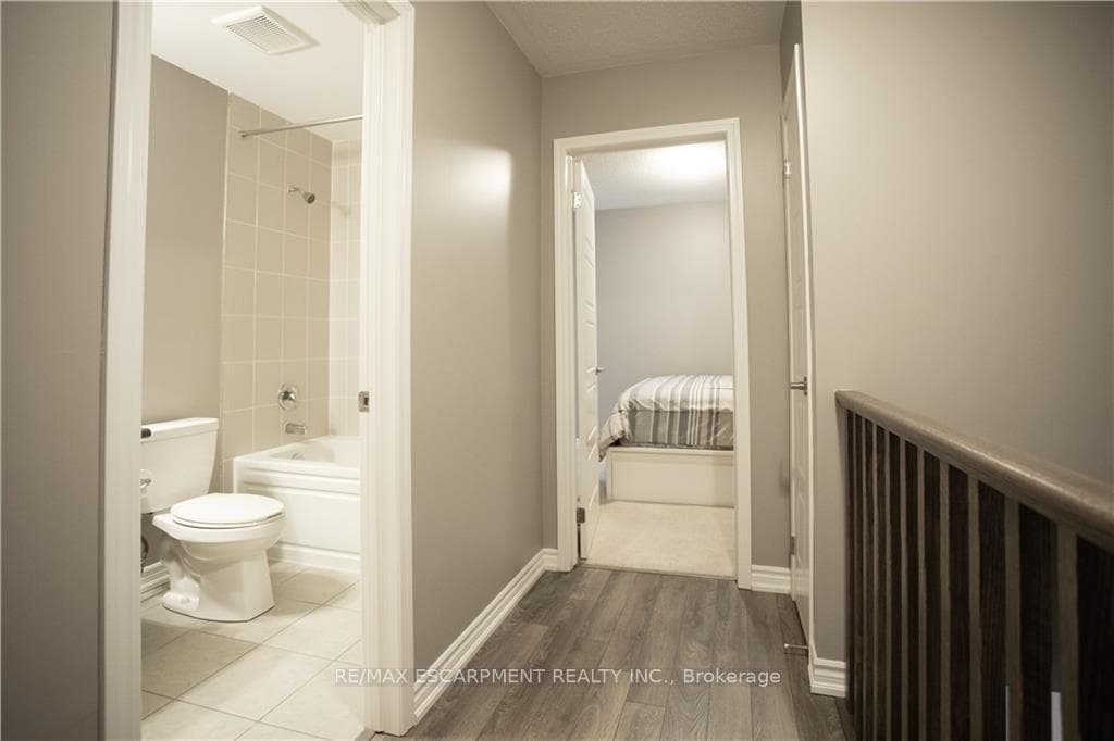 560 Allport Gate photo 24