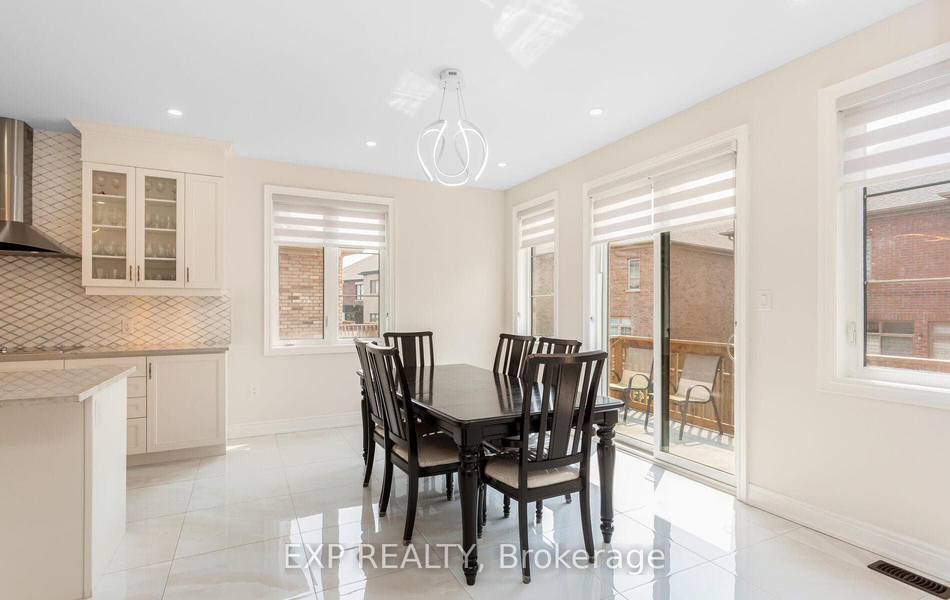 40 Frost Street photo 11