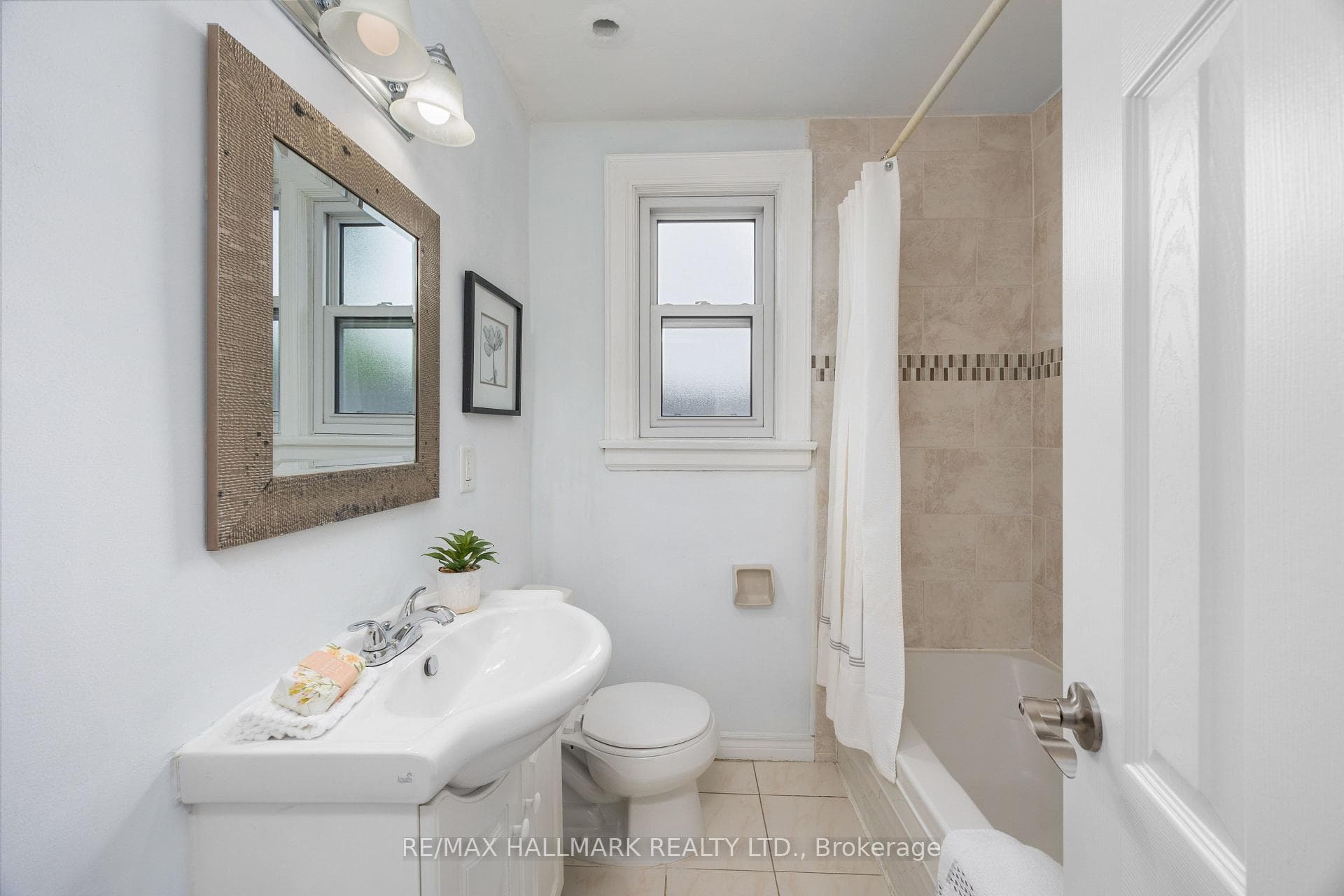 236 Dewhurst Boulevard photo 25