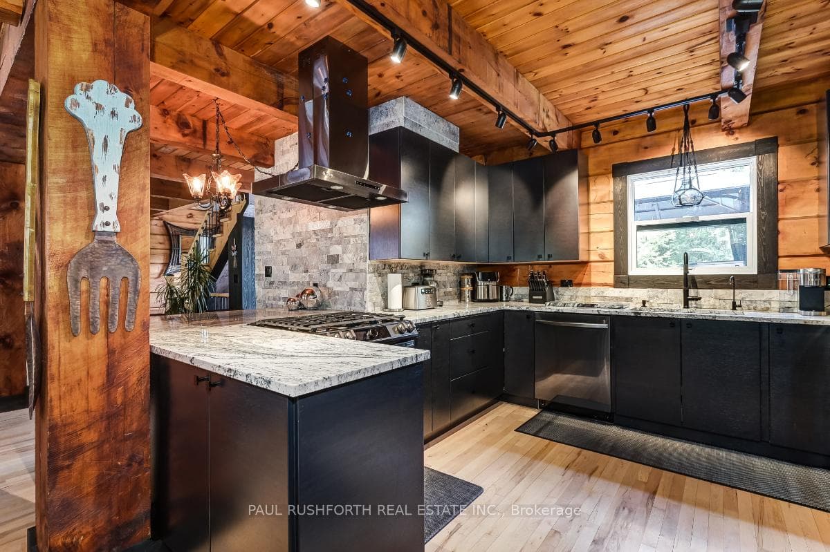 417 AMBERWOOD Road photo 10