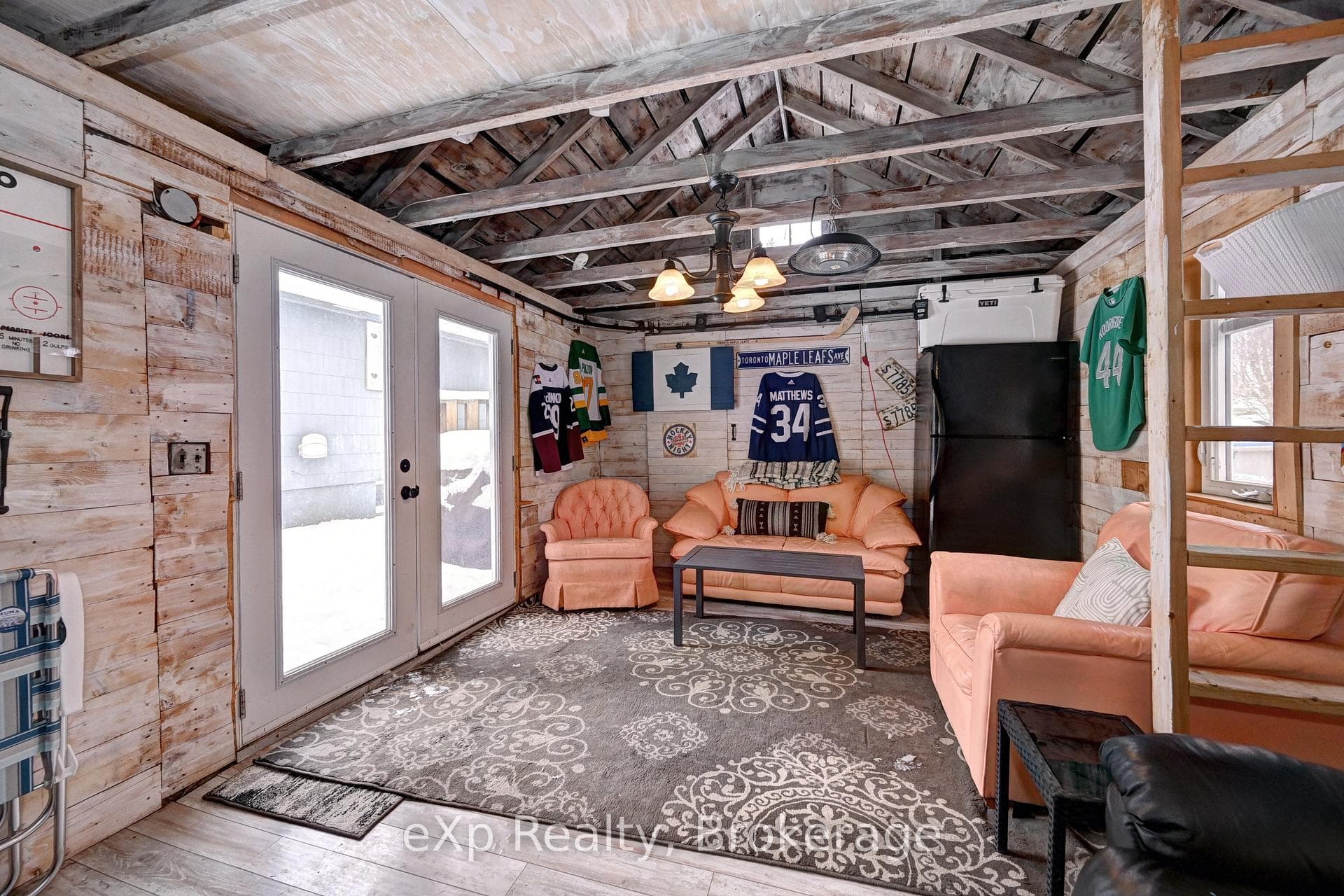 310 BARBER Avenue photo 44