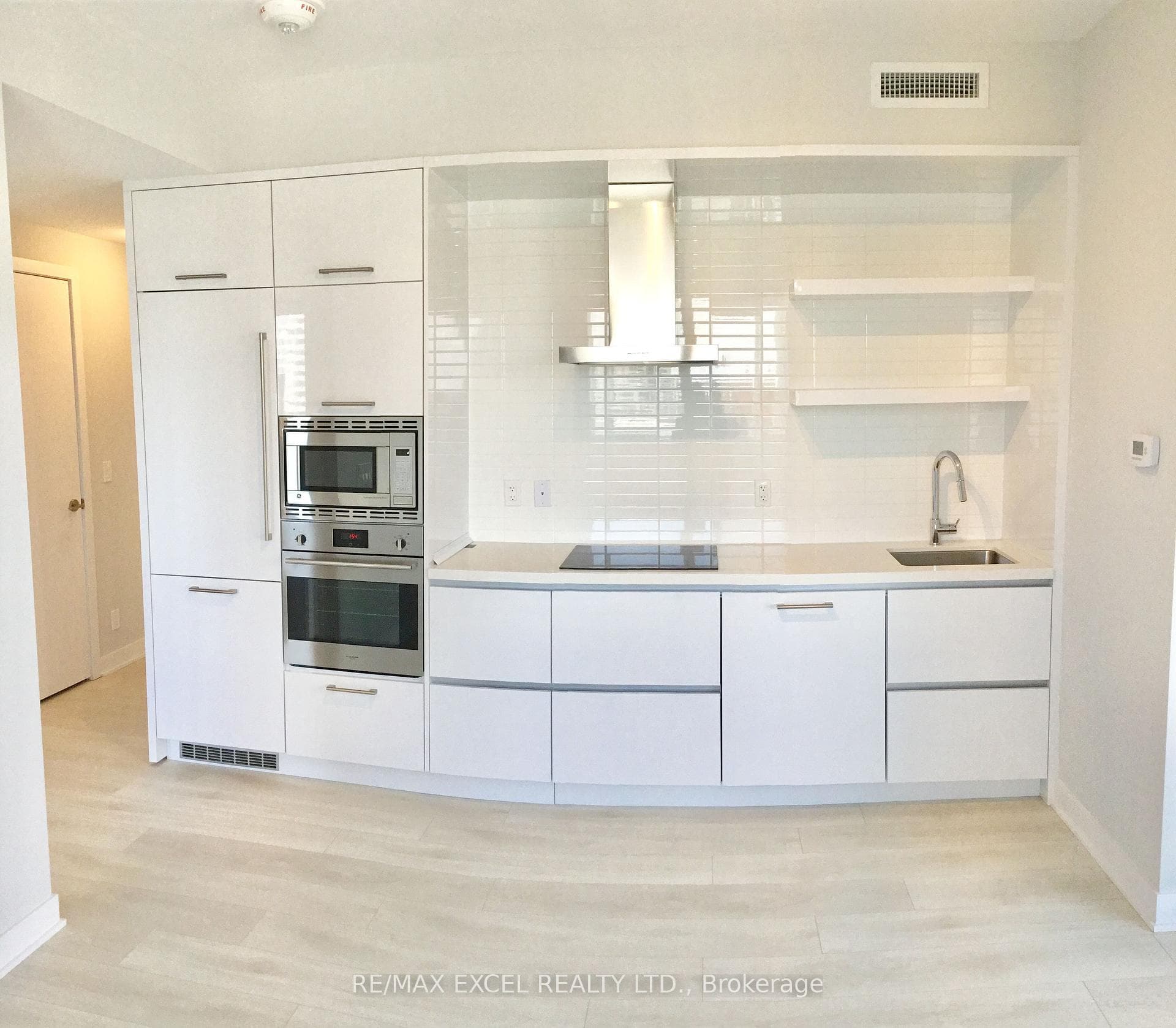 2221 Yonge Street Unit 1502 photo 7