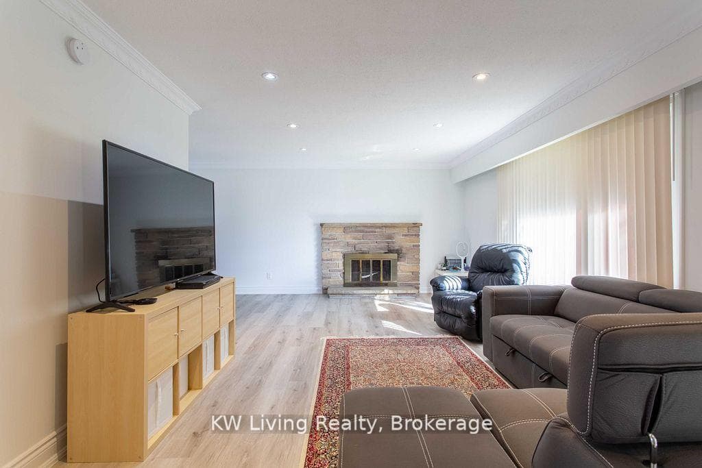 702 Lake Drive photo 11